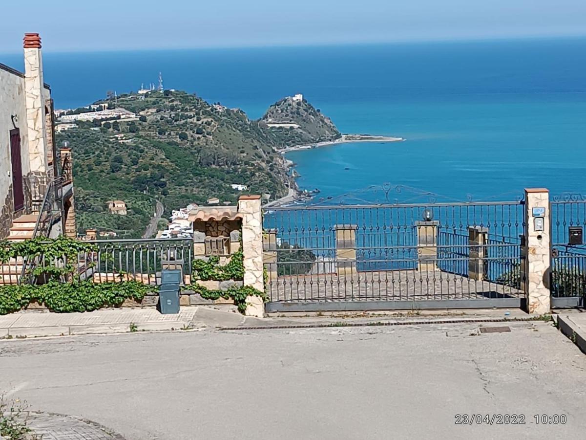 Apartamento Tra cielo e mare Capo dʼOrlando Exterior foto