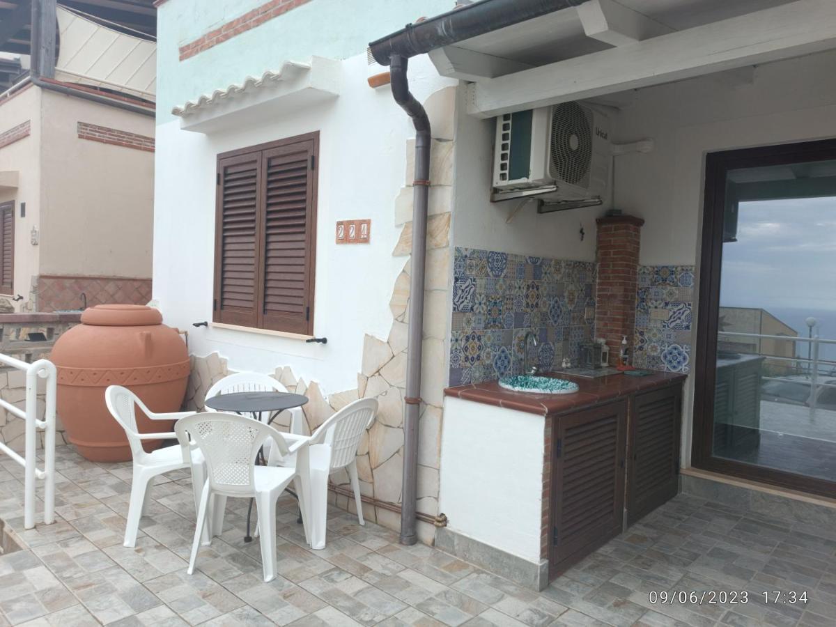 Apartamento Tra cielo e mare Capo dʼOrlando Exterior foto